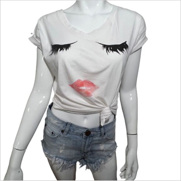 G Supply V-neck, Hi-Low cotton‎ tee with eyelashes and lips - S - Picture 1 of 12